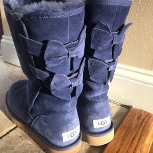 Women’s size 9 UGG tall boots with bows